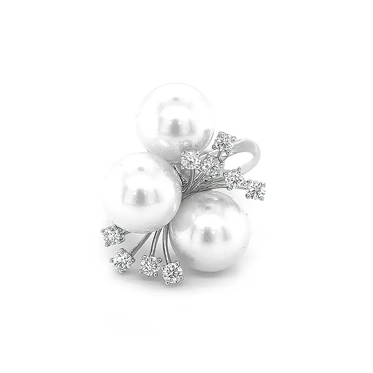 Goldring mit Perlen und Diamanten