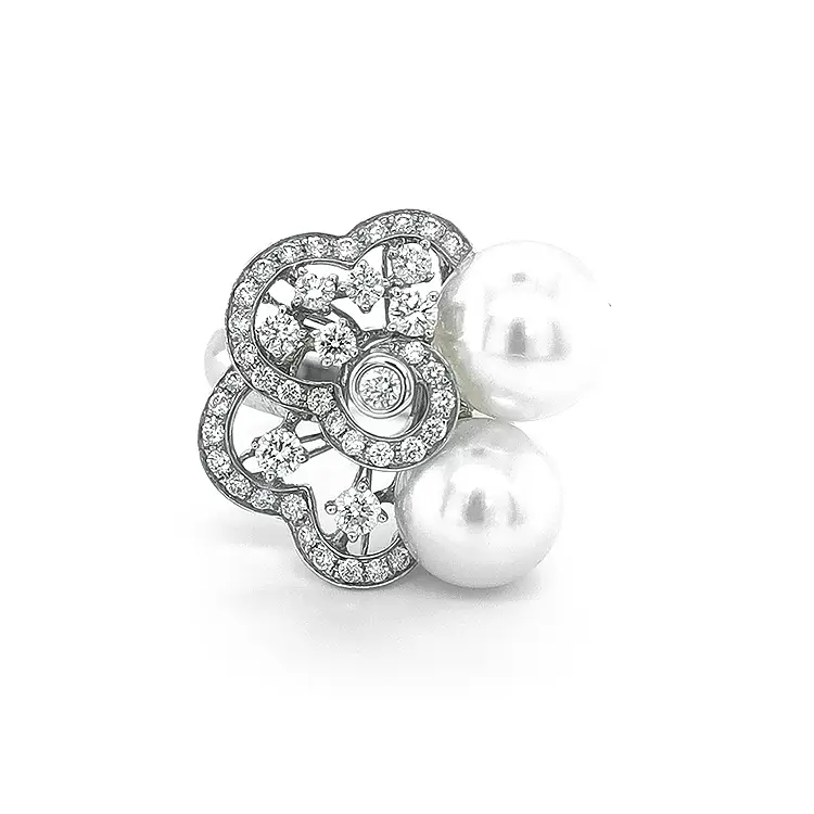 Goldring mit natürlichen Perlen und Diamanten