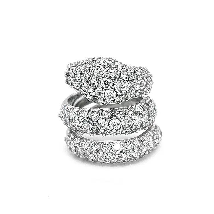 Goldring mit Diamanten