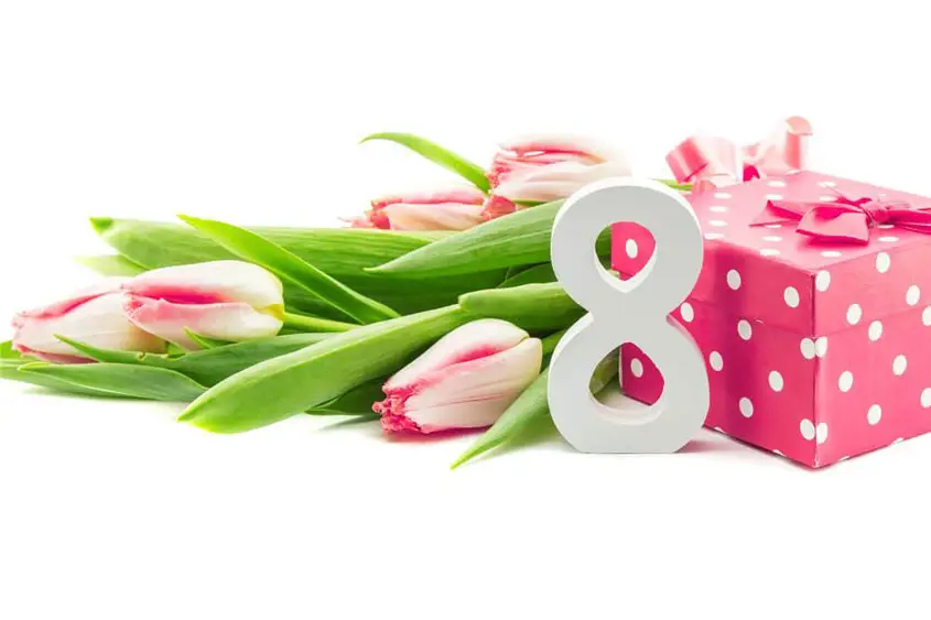 Feiern Sie den Internationalen Frauentag mit Eleganz und exklusivem Schmuck von BENY